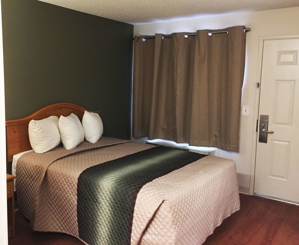 Hometowne Studios By Red Roof Columbus Extérieur photo